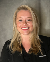 Erin dental hygienist headshot